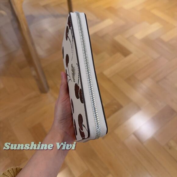 NWT Coach Long Zip Around Wallet With Cherry Print CDE92 Silver CHALK MULTI - Picture 3 of 7